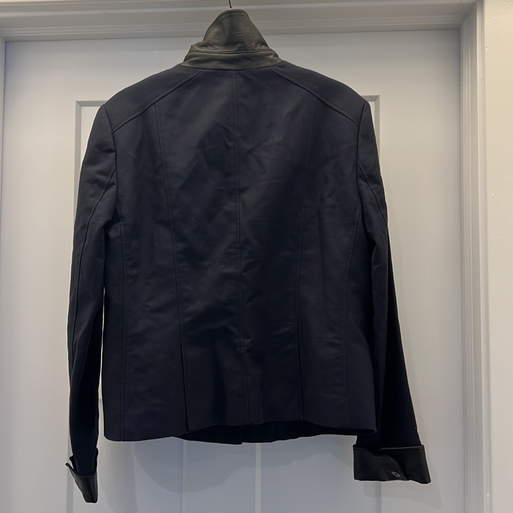 ANN TAYLOR NAVY WOMENS LINED JACKET. SIZE 8 Pit to pit 19”/Length 22.5”/Arms 23” - Picture 2 of 9